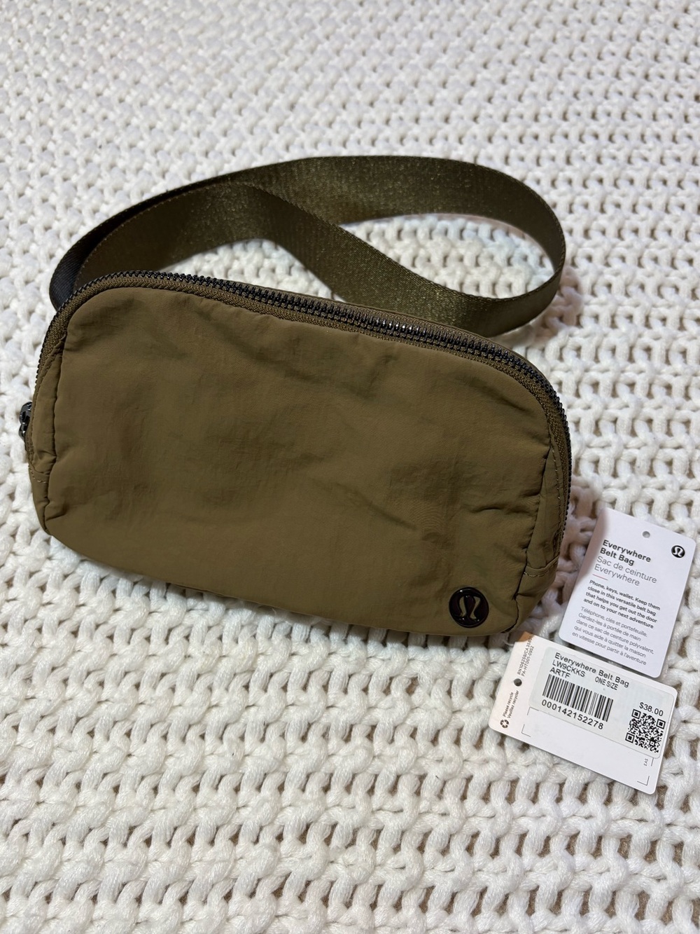 RARE! lululemon everywhere belt bag 1L in artifact